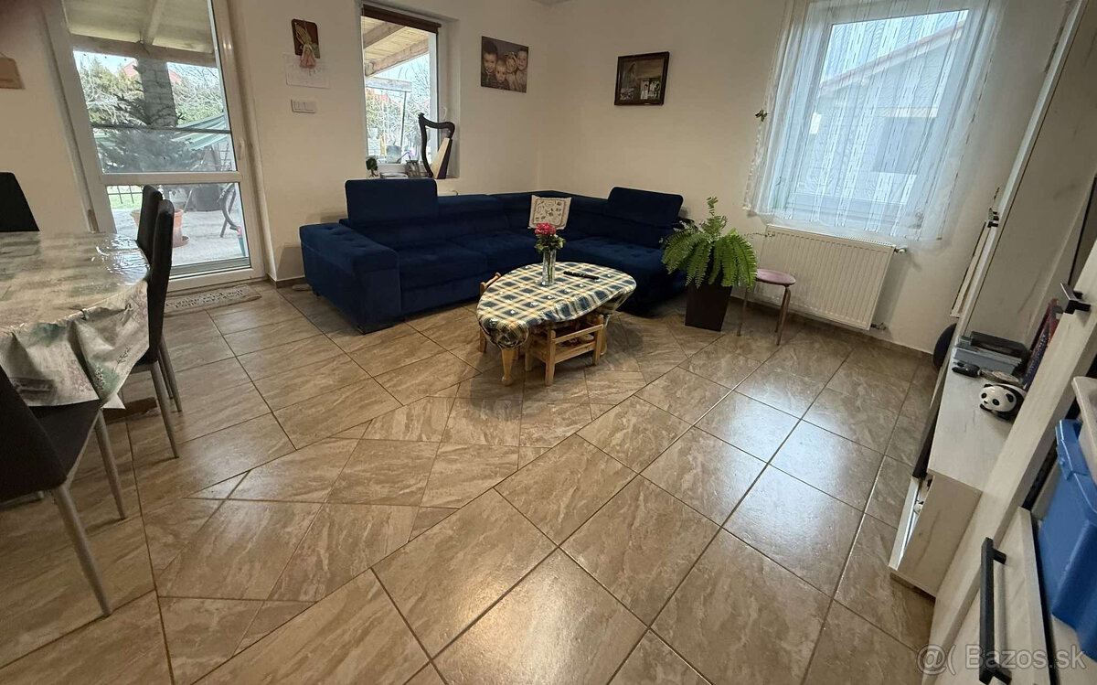 Nová cena - Rodinný dom s krásnou záhradou - 14