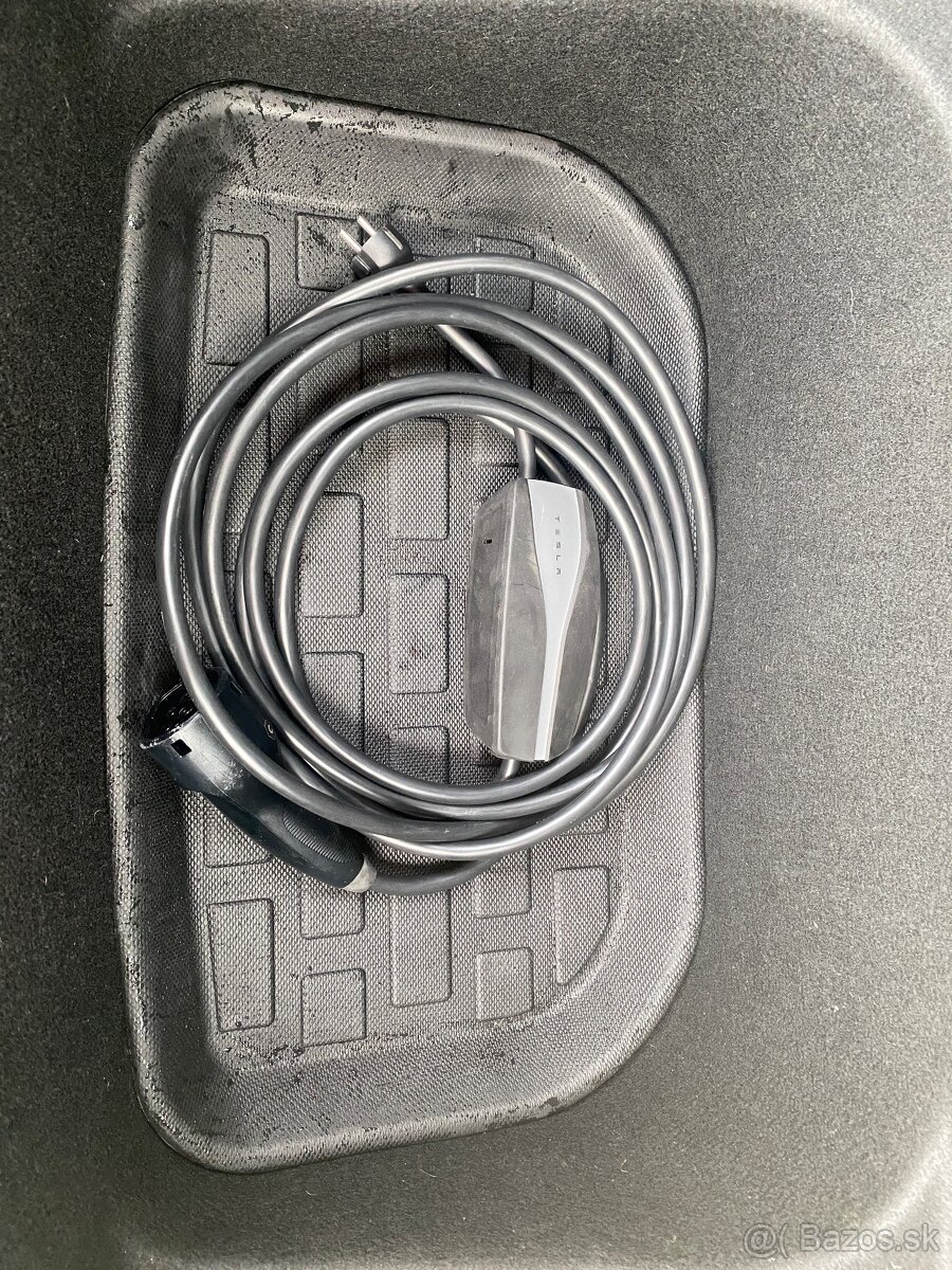 Tesla model Y Long Range AWD len 58 tis. km - 14