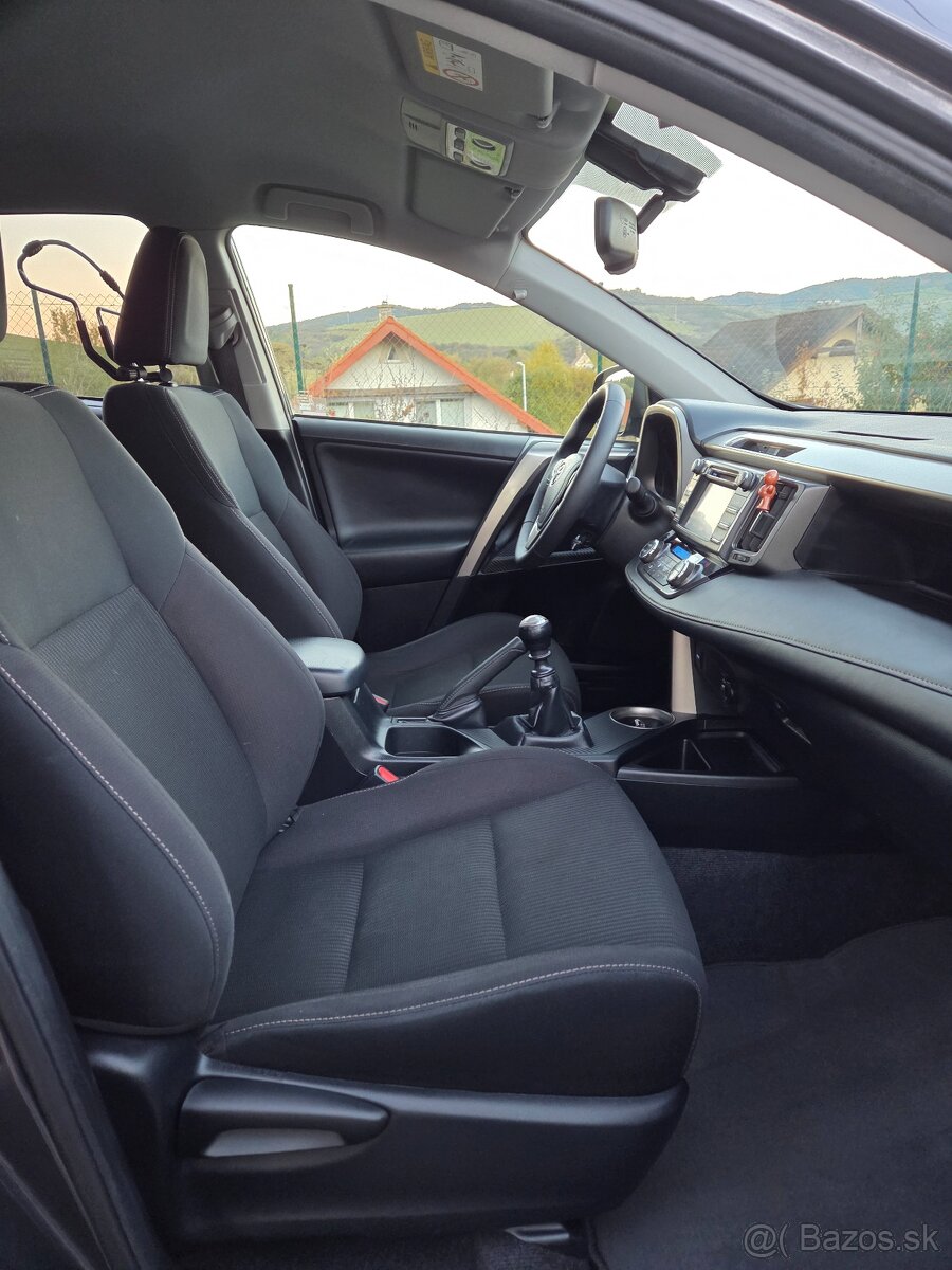 Toyota Rav4 2.0 D-4D - 14