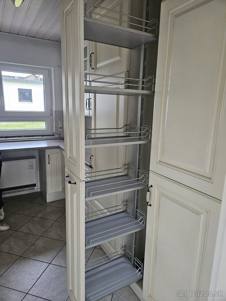 Moderná kuchynská linka so spotrebičmi - 14