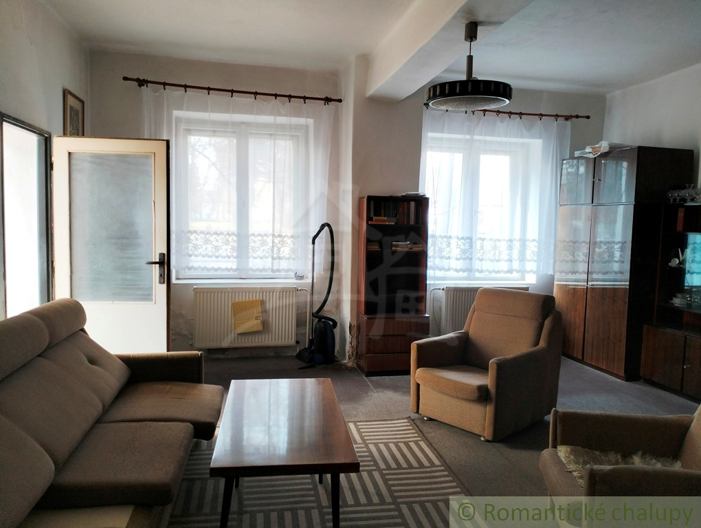 Historická vilka pod hradom Beckov na predaj - 14