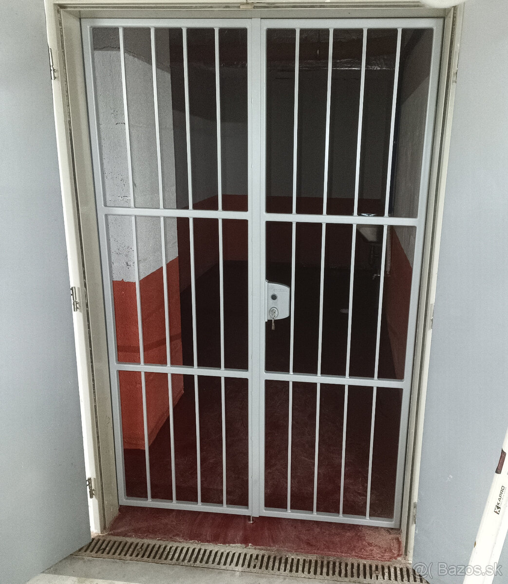 Mreže na okná , dvere - 14