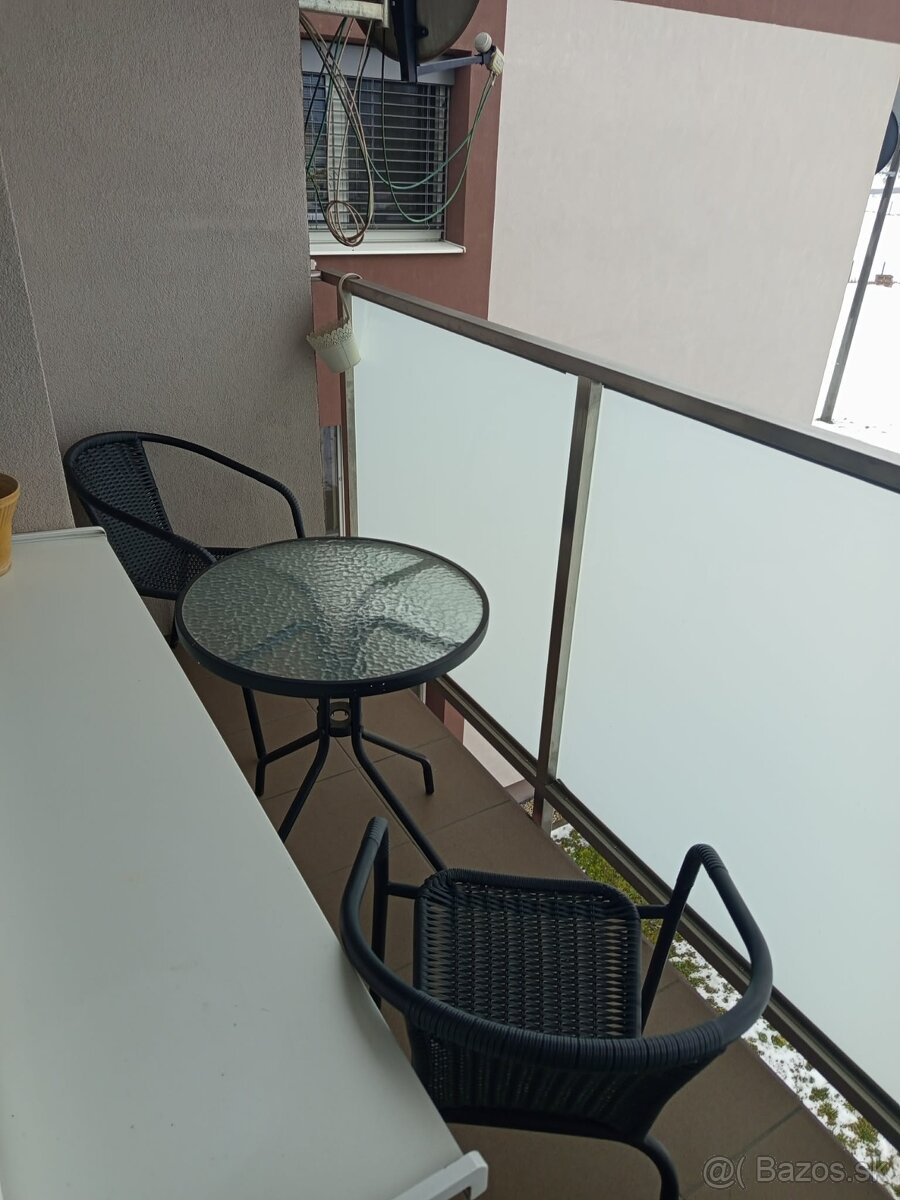 priestranný 2-izbový byt - 14