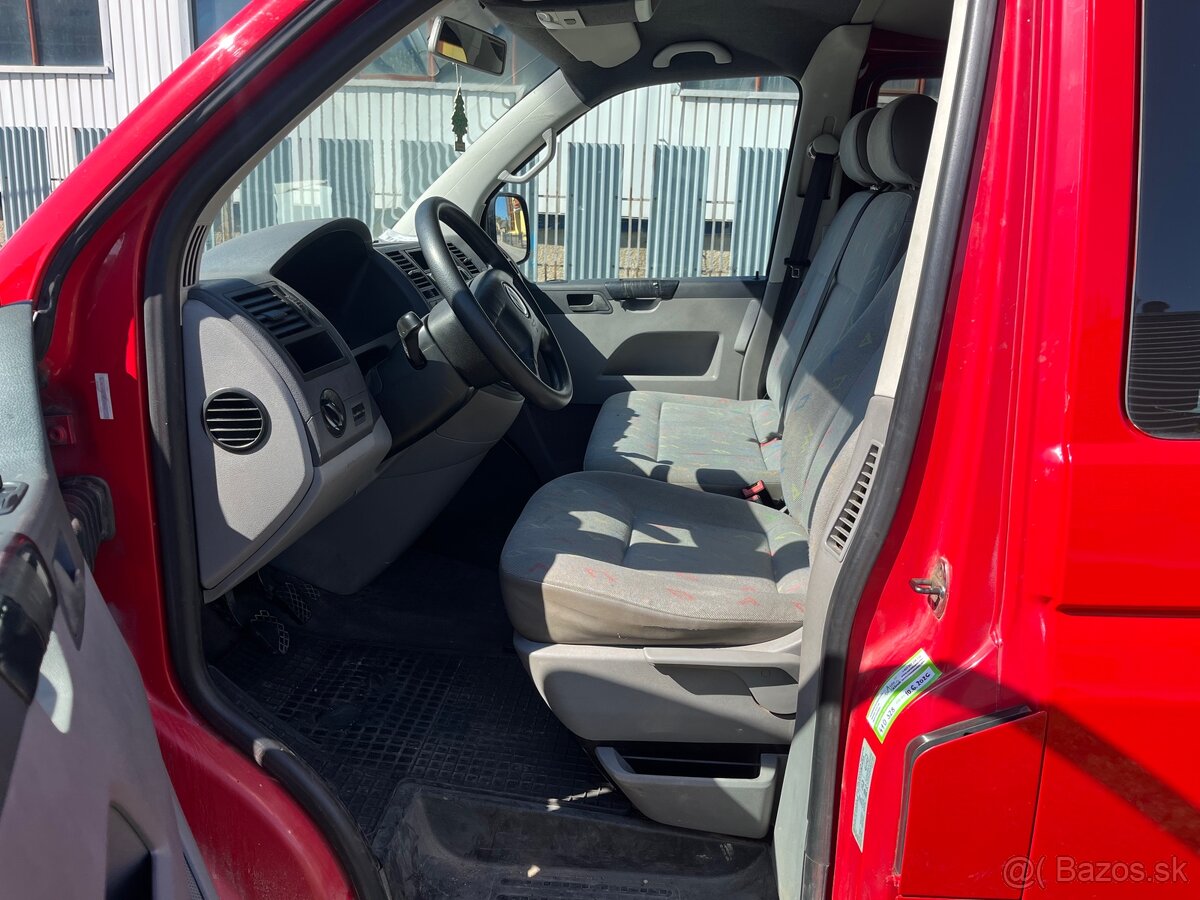 VW Transporter T5 2.5 TDI 96kw 394 000 km 2004 9 miest - 14