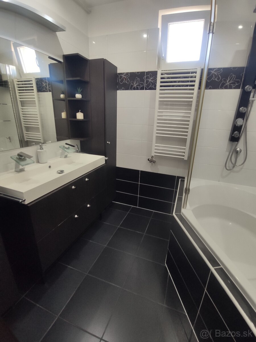 4 - izbový rodinný dom, veľký pozemok 583 m², garáž, Rajka - 14