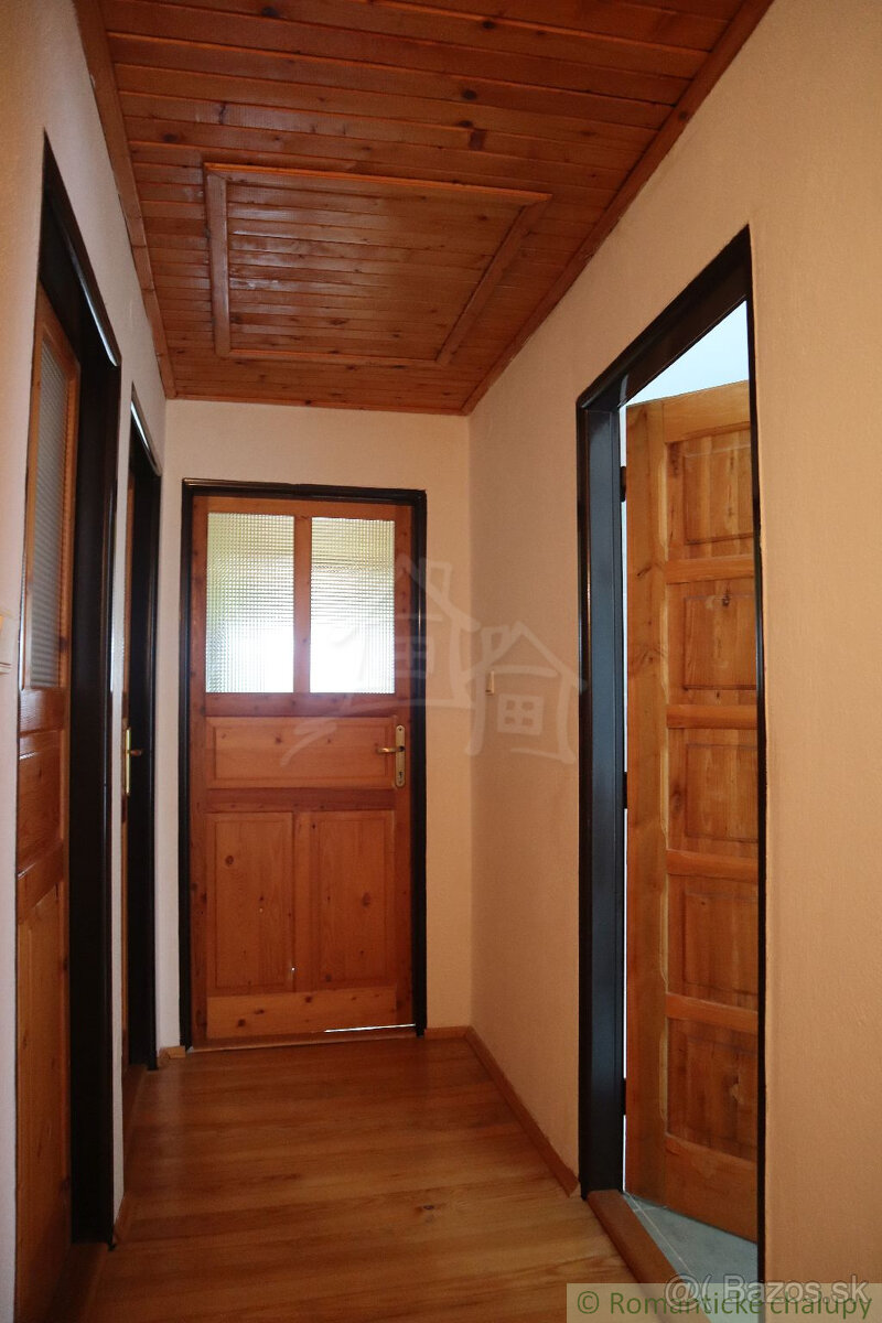 Priestranný rodinný dom s peknými výhľadmi v Hriňovej - 14