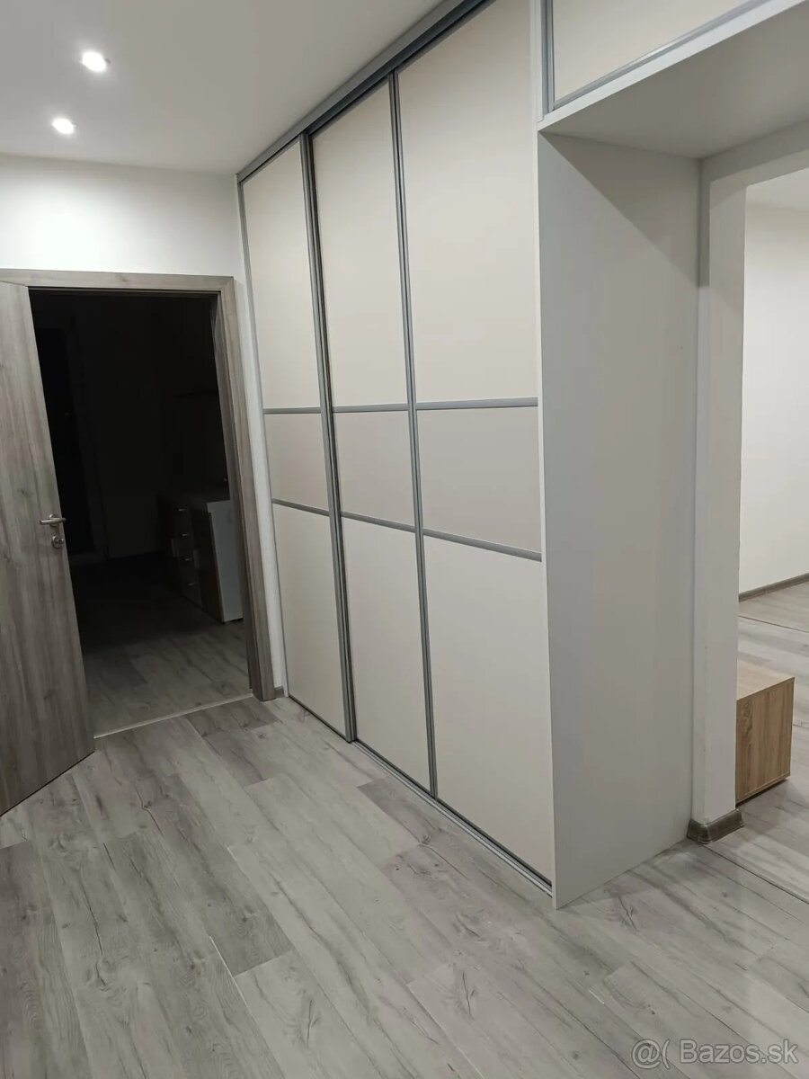 🏠 Prenájom 3-izbového bytu s loggiou na začiatku Petržalky - 14