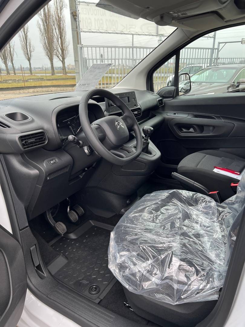 Citroën Berlingo 1.5HDI 75kw M6 L1 NOVÉ NOSNOSŤ 900KG - 14