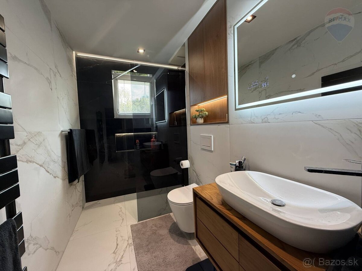 REZERVOVANE : 2. izb. byt v centre Martina po kompletnej rek - 14