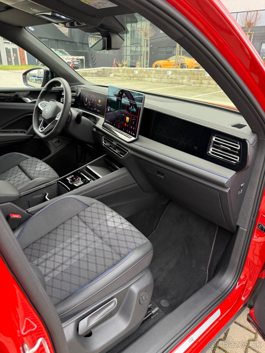 VW Tiguan R LINE 2.0 TSI 195kw 4MOTION DSG 4/2025 - 14