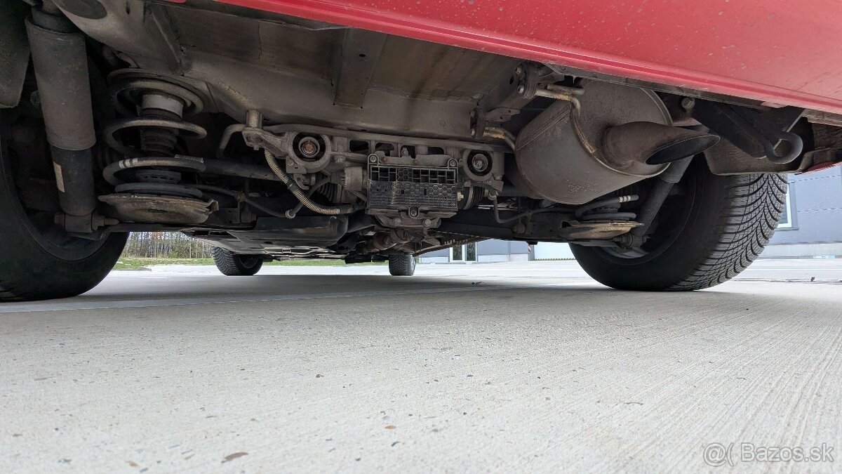 Mercedes v class trieda v 200d compact 7-miestny - 14