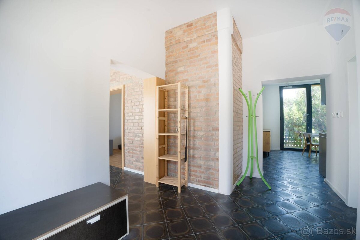 Reprezentatívny dom vhodný na sídlo firmy alebo kancelárie – - 14
