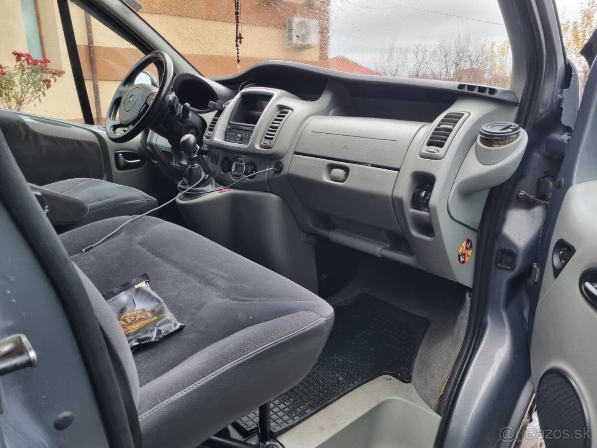 Predám Renault Trafic Black Edition 2014 - 14