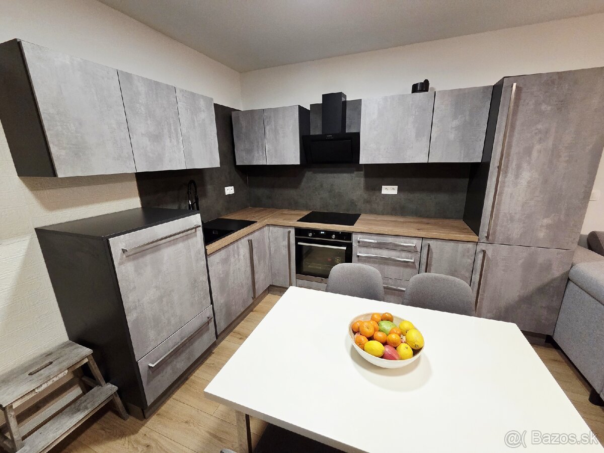 3.-izbový dom v obci Macov - 14