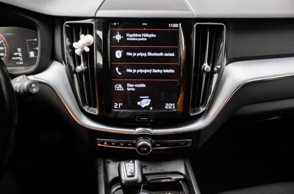 Volvo XC60 D4 Momentum, 140kW (2019) - 14