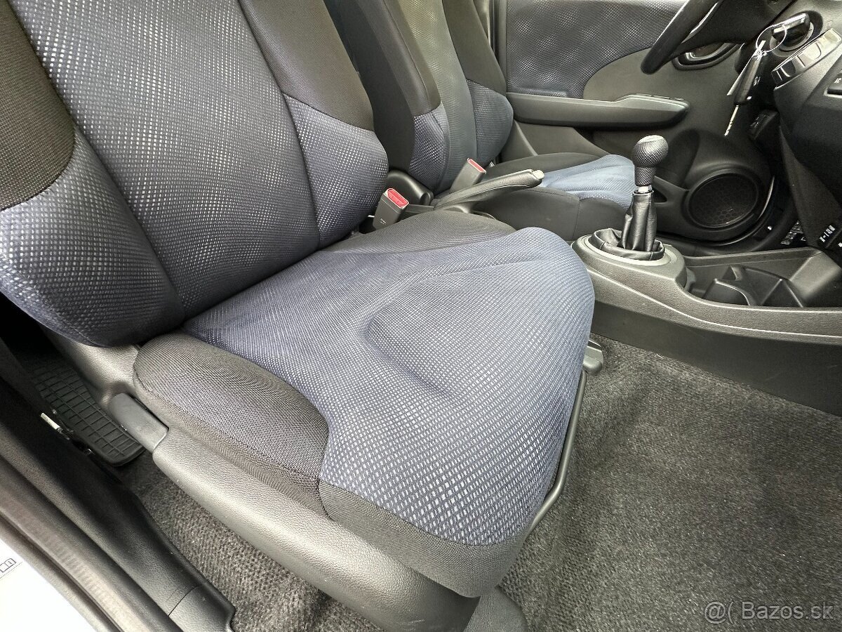 Honda Jazz / koupeno v ČR KLIMA 1.4/73kW r.v. 2014 - 14