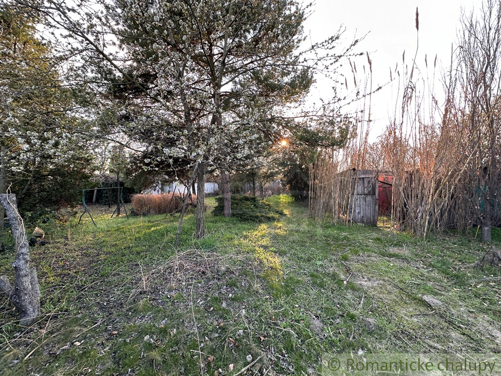 Malý domček na veľkom pozemku len 4 km od Nových Zámkov – - 14