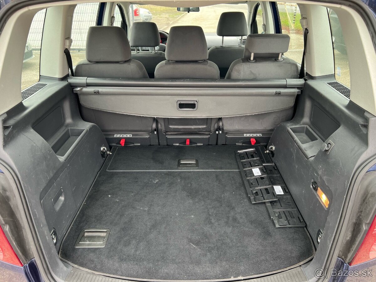 VW Touran 1.9TDI diesel, 77kW, MT/6, rok:2007. - 14