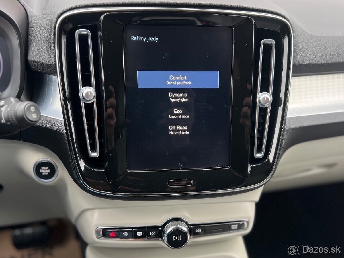 Volvo XC40 D3 Momentum AWD A/T - 14