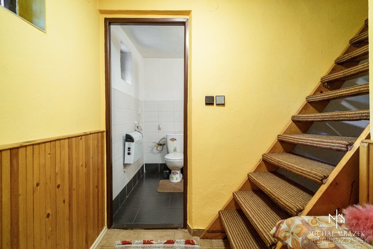 Ponúkame Vám exkluzívne na predaj rekreačnú chatu v časti Lá - 14