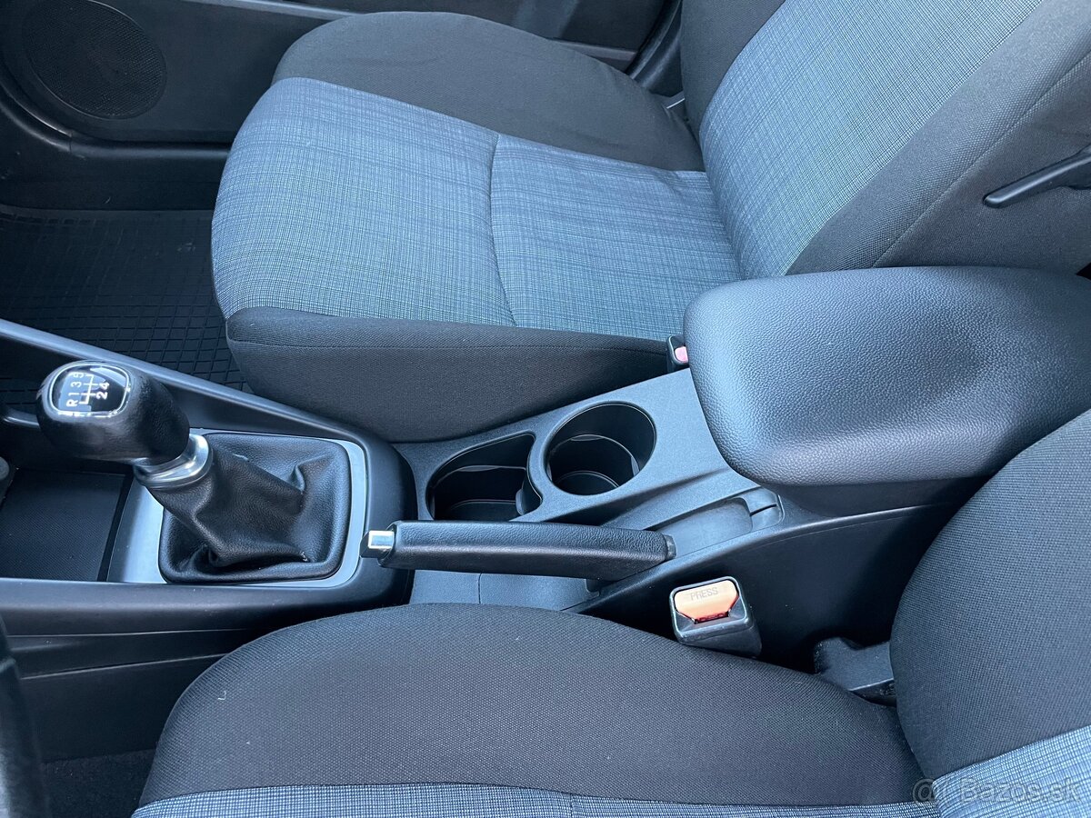 Kia Ceed SW 1.4 CVVT, 2011, 1. Majiteľ - 14