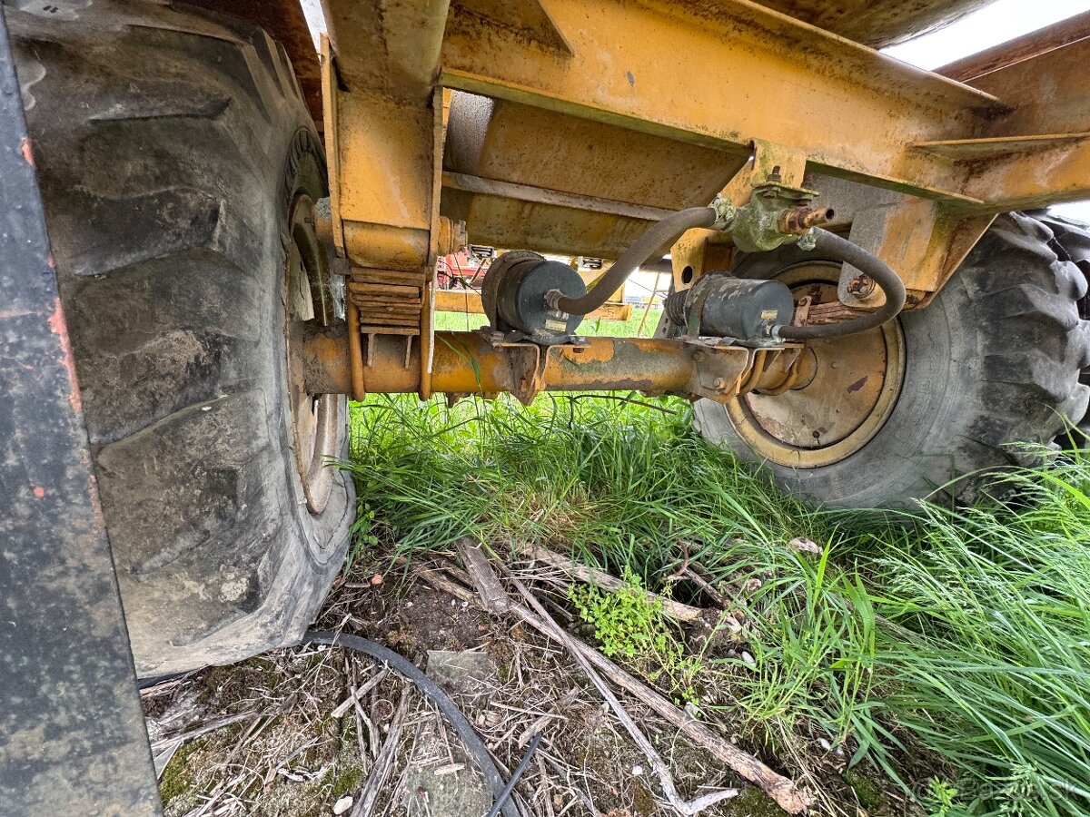 Predávam plášte disky kolesá na Poľno náradie stroje - 14