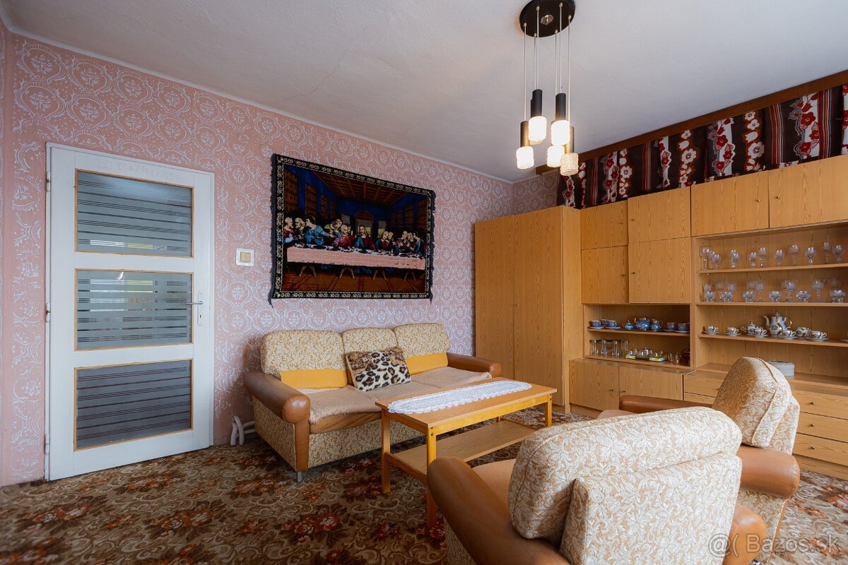 Rodinný dom s veľkým pozemkom vo Valaskej Dubovej - 14