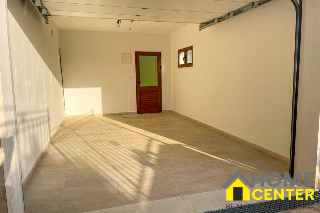 Na predaj ZREKONŠTRUOVANÁ KAMENNÁ VILA /200 m²/ Dalmátsko, K - 14