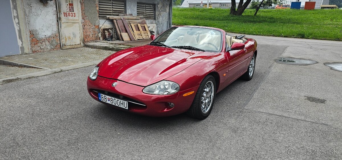 Jaguar XK8 V8 Convertible - 14