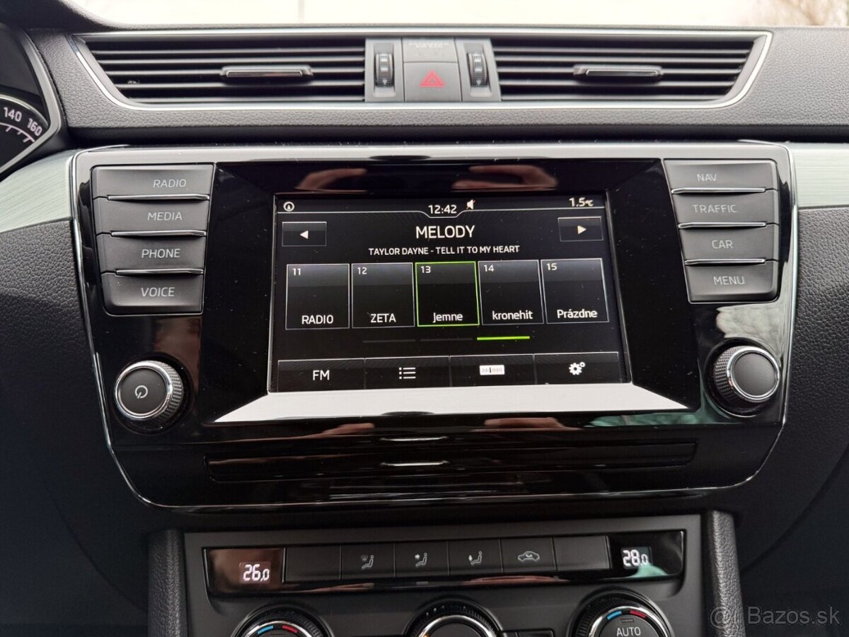 Škoda Superb Combi 1.6 TDI Ambition DSG - 14