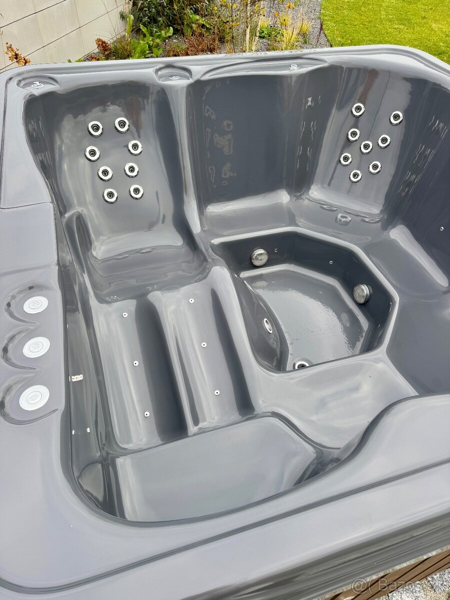 Štvorcová kúpacia kaďa, vírivka, jacuzzi - 14