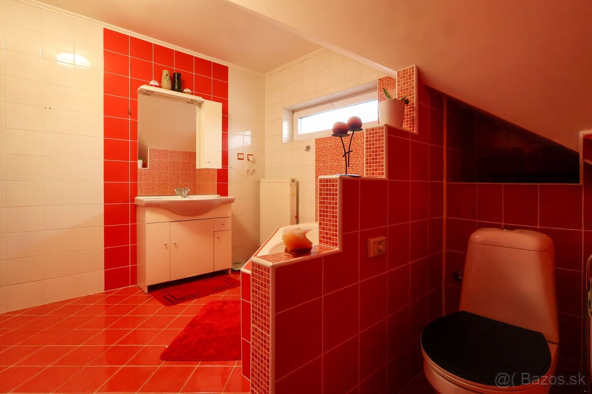 Na predaj 5-izbový rodinný dom v meste Šahy - 14