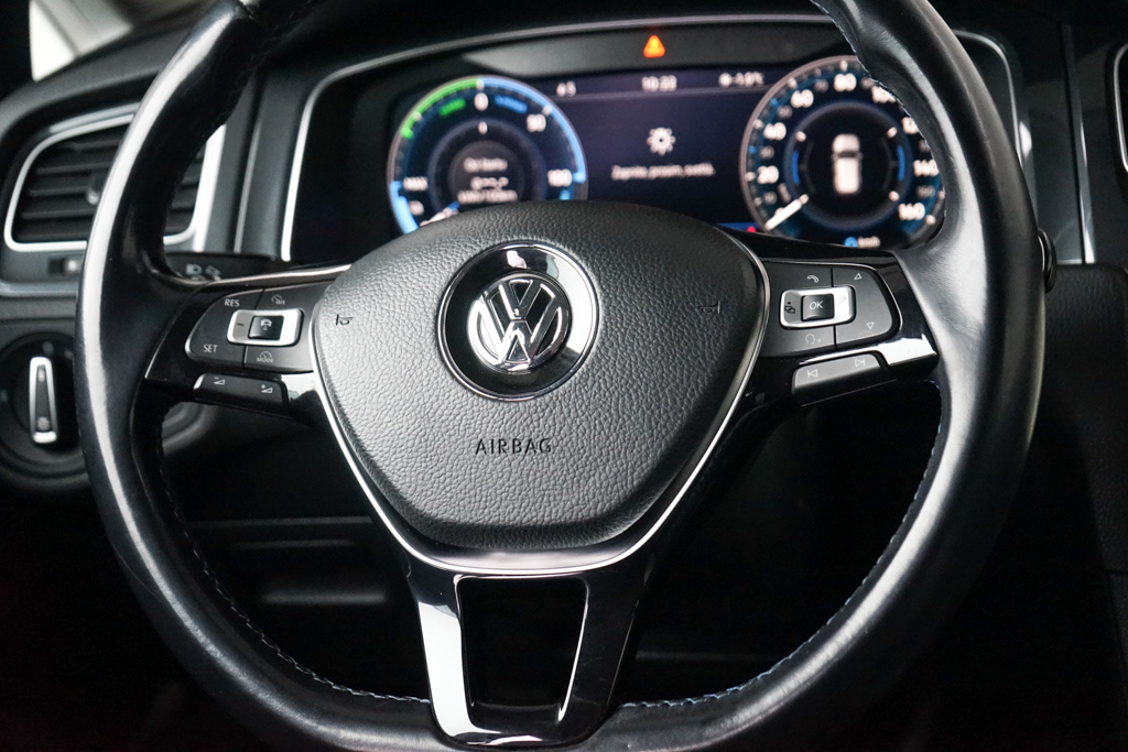 28- VOLKSWAGEN Golf, 2018, elektrina, 100 kW - 14