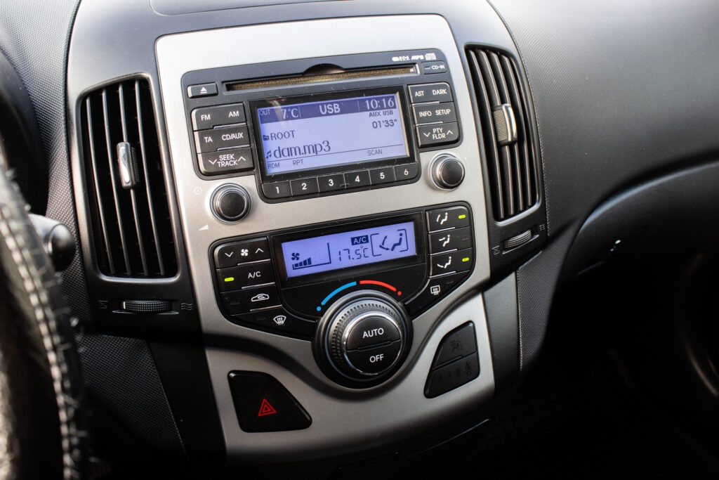 Hyundai i30 CW 80kW (2011) - 14