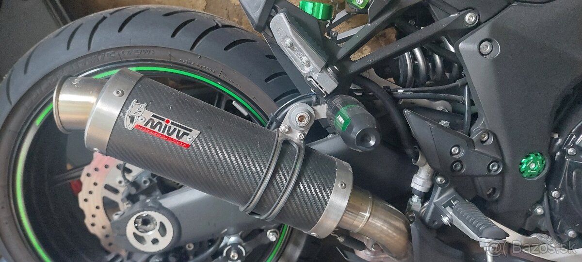 Kawasaki Z1000SX - 14