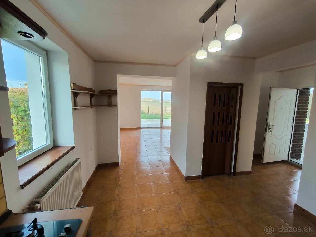 Rodinný dom po rekonštrukcii na predaj, Veľké Úľany - 14