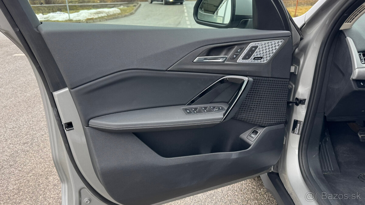 BMW iX1 30 xDrive - 14