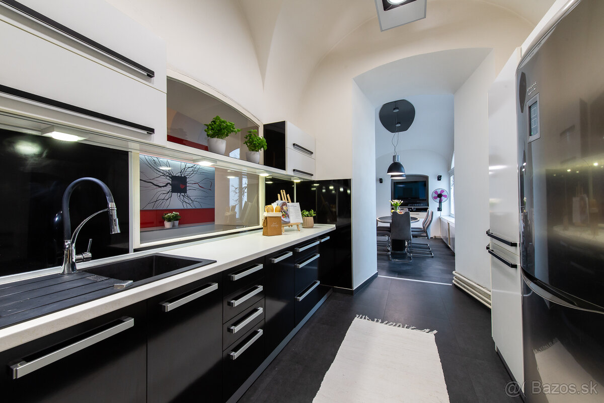 Na predaj 2 izbový byt, centrum - Košice, Hlavná - 14