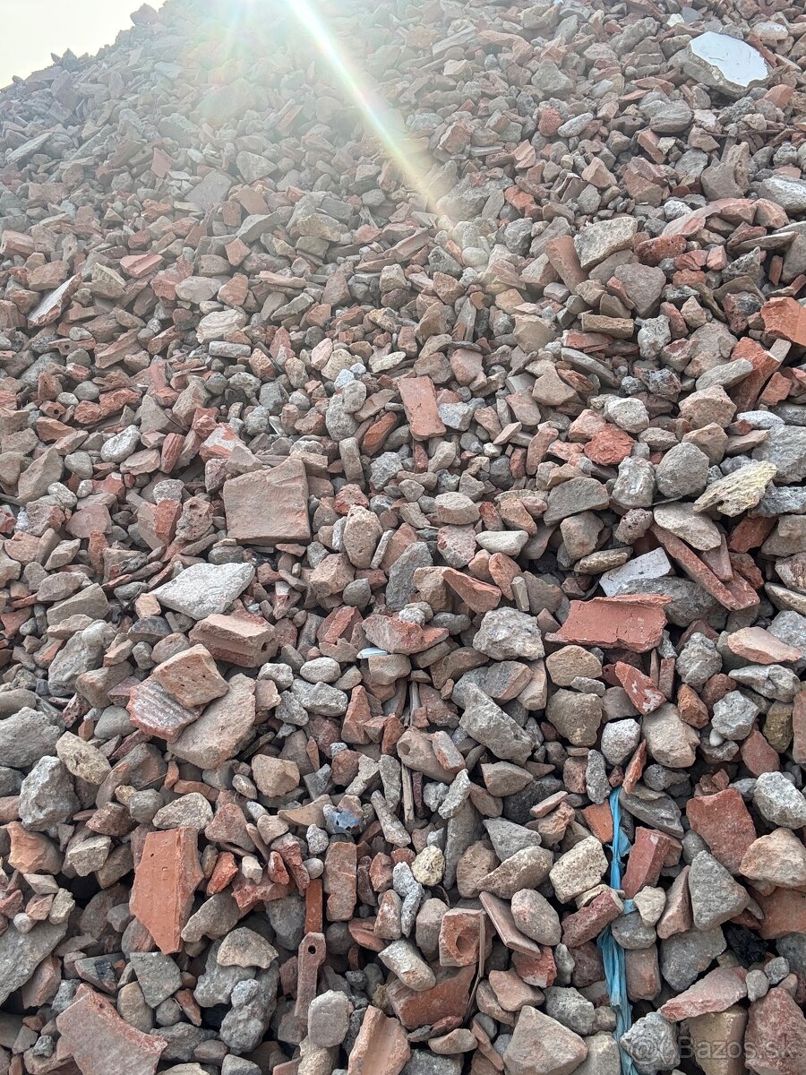 Predaj štrkov,pieskov,kameniva,recyklatov a zeminy - 14