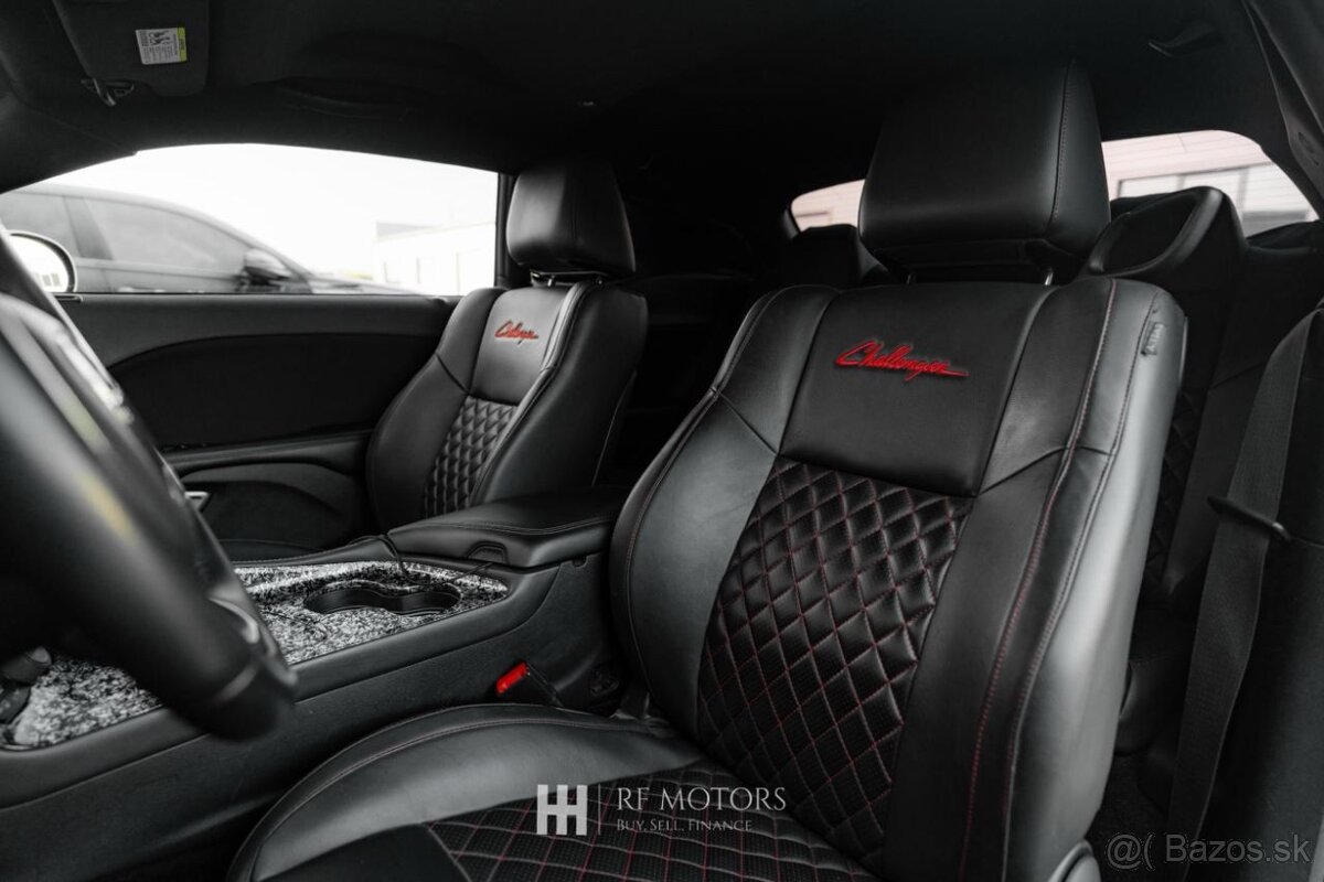 Dodge Challenger - 14