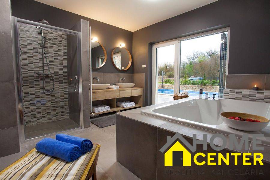 Na predaj kamenná vila s bazénom / 185 m² /, ostrov Krk - 14