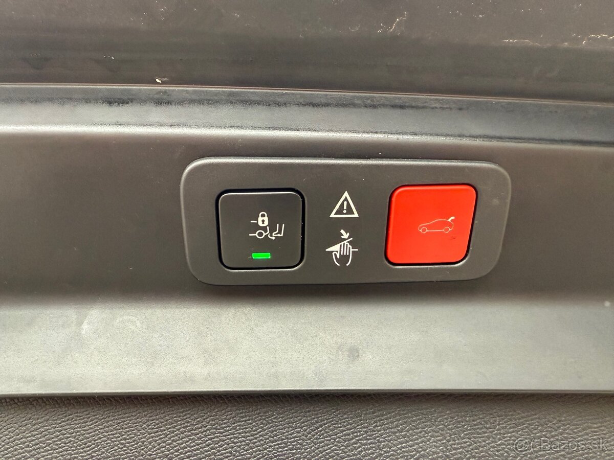 Peugeot 5008 2018 1.6(121kw) A/T 7 miest - 14