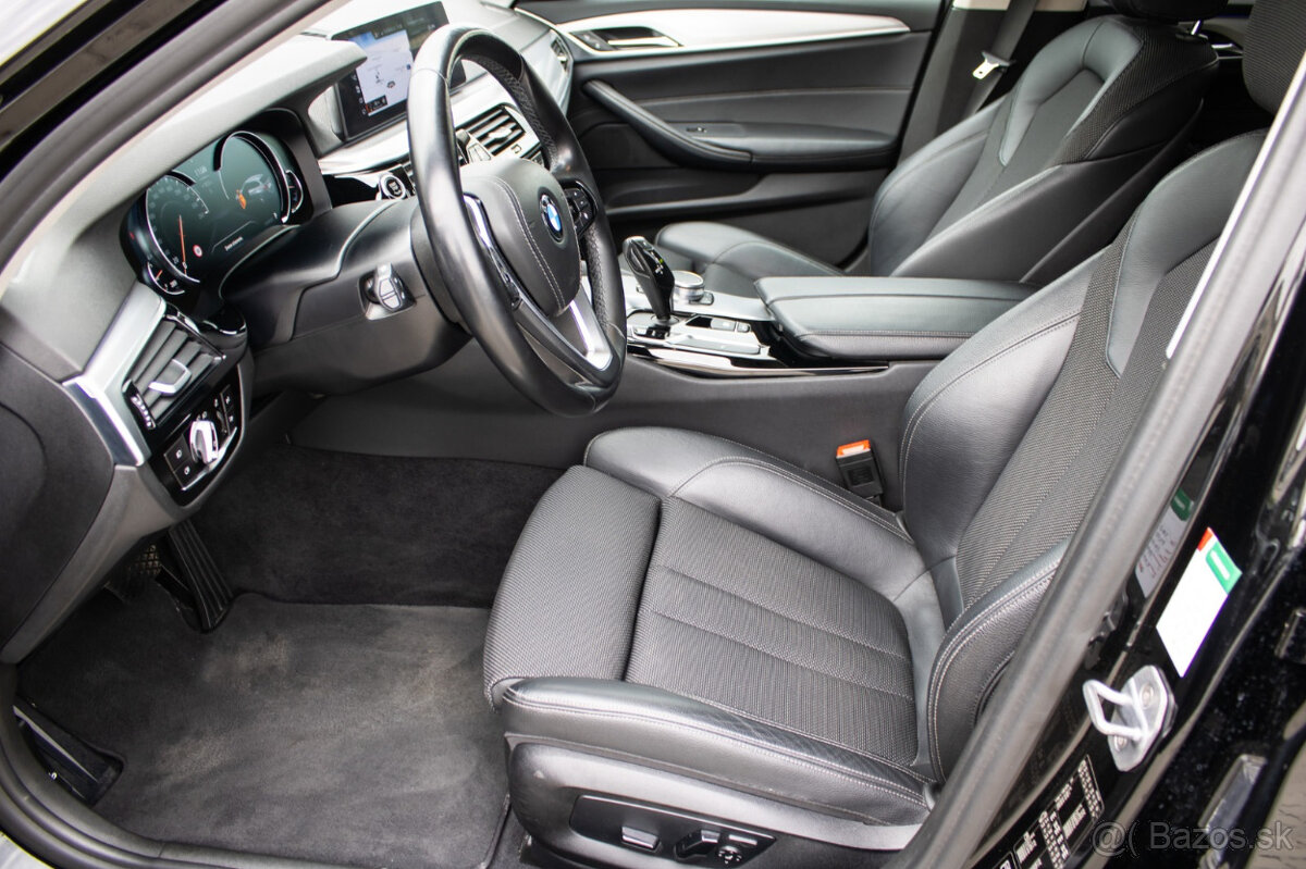 Bmw 5 Touring 530i 4x4 xDrive Sport benzín automat - 14
