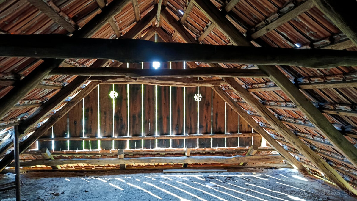 Dve chalupy v malebnej obci Devičany s pozemkom 2979 m2 - 14