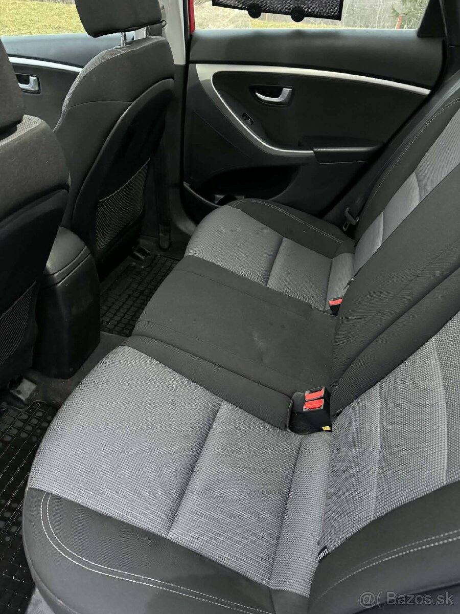 Hyundai i30 Hatchback 1.6 MPI Benzín, 88kW - 14