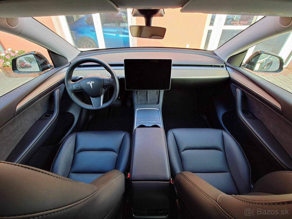 Tesla Model Y 2023 Standard Range 220 kW - 14