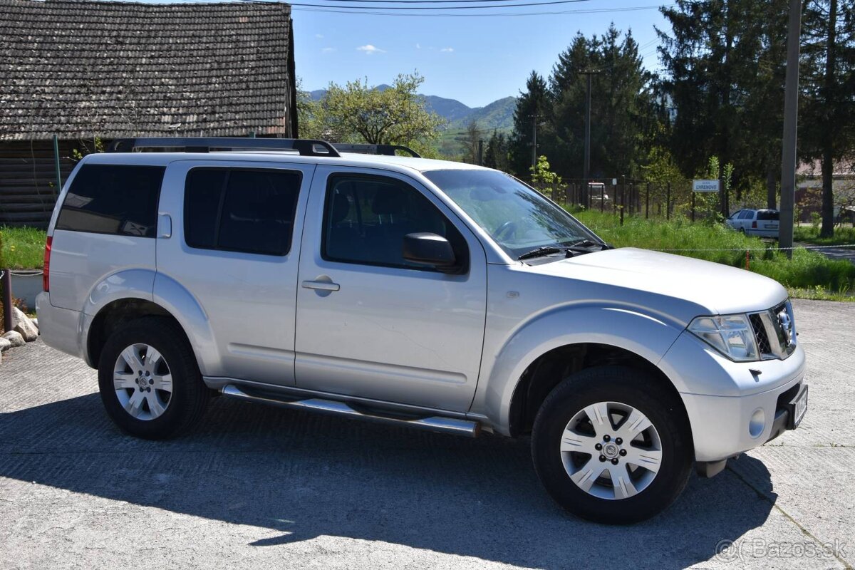 Nissan Pathfinder 2.5 dCi terénne - 14