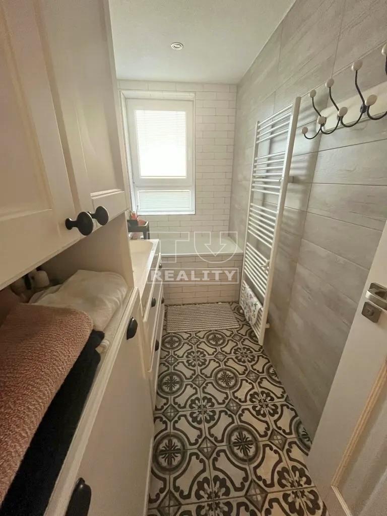 Na predaj nádherný zrekonštruovaný 3-izbový byt s... - 14