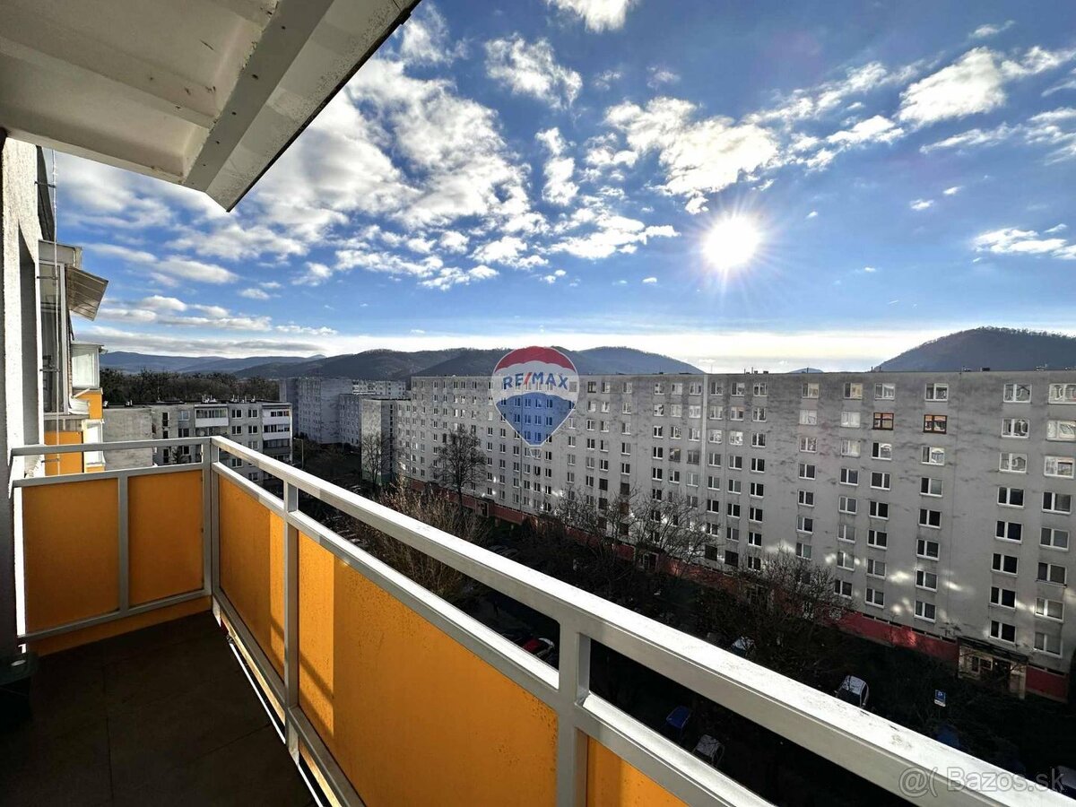 Prenájom priestranný 5 izbový byt - 14