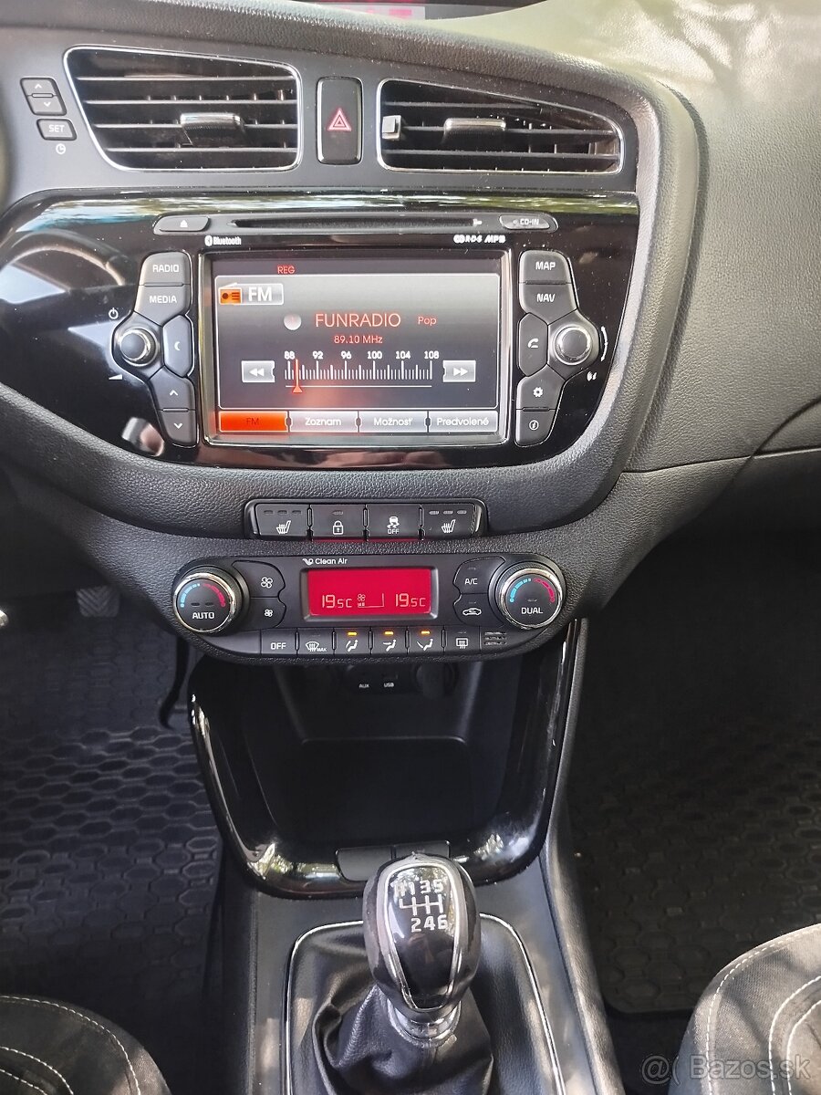 Kia Ceed sw Platinum 1,6 CRDi 94kw - 14